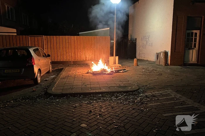 Afvalbrand snel onder controle