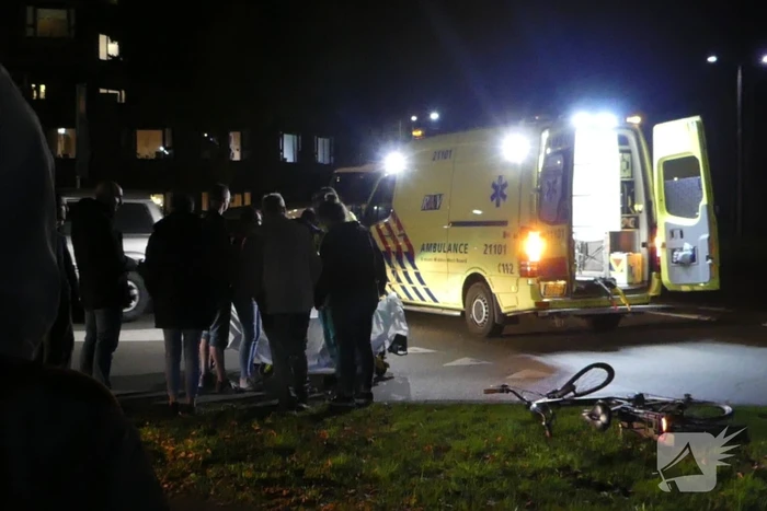Personenauto rijdt door na ongeval