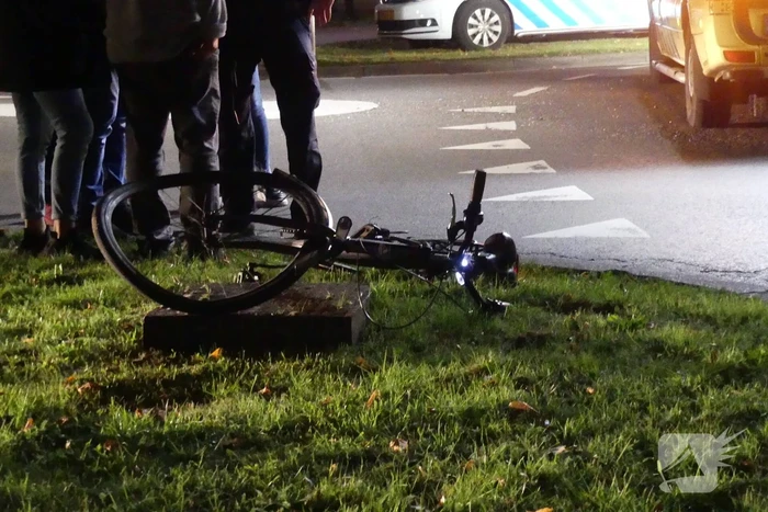 Personenauto rijdt door na ongeval