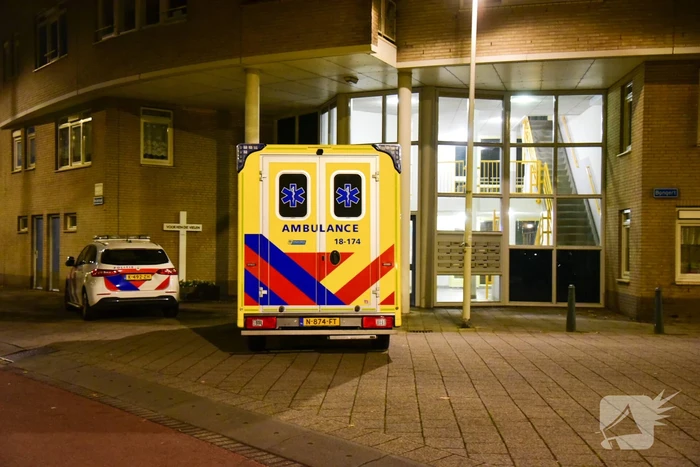 Oude vrouw gewond na woning overval