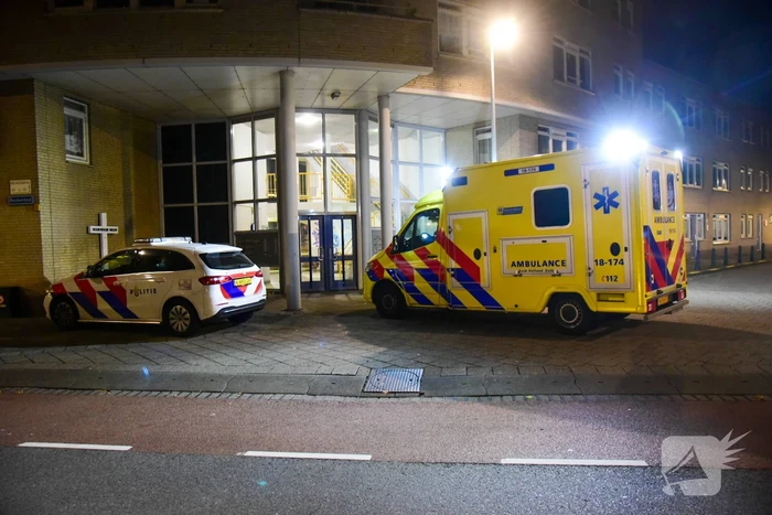 Oude vrouw gewond na woning overval