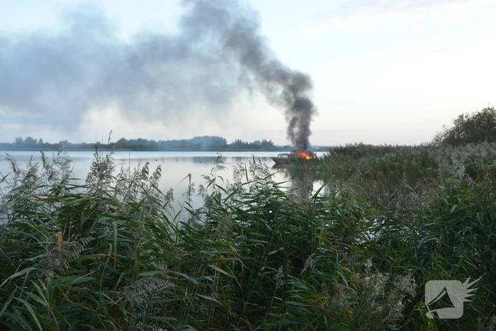 Flinke rookontwikkeling bij brand op plezierboot