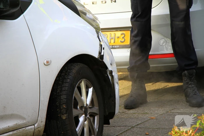 Twee automobilisten in botsing na uitwijken voor ambulance