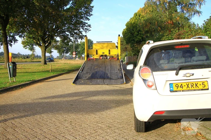 Twee automobilisten in botsing na uitwijken voor ambulance