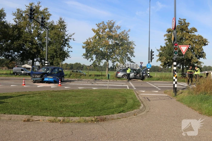 Drie inzittenden slaan op de vlucht bij botsing