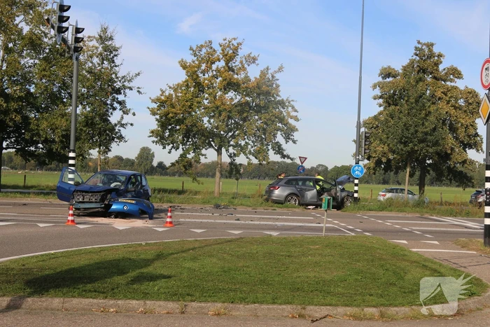 Drie inzittenden slaan op de vlucht bij botsing