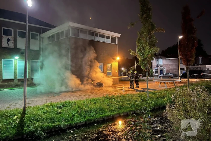 Scooter gaat in vlammen op