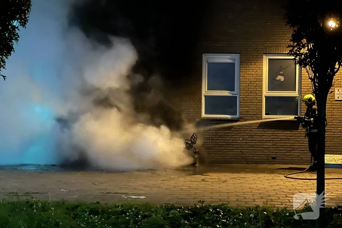 Scooter gaat in vlammen op