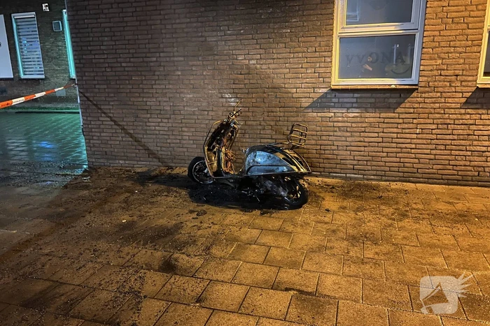 Scooter gaat in vlammen op