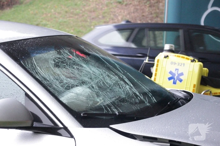 Twee personenwagens beschadigd bij kop-staart ongeval