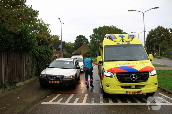 Botsing tussen automobilist en overstekende fietser