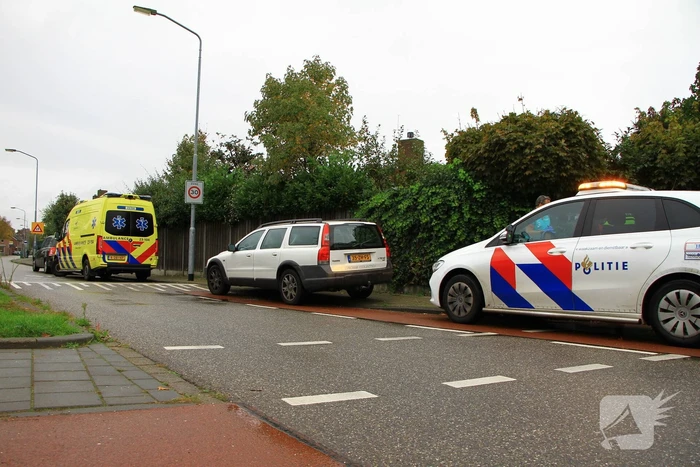 Botsing tussen automobilist en overstekende fietser