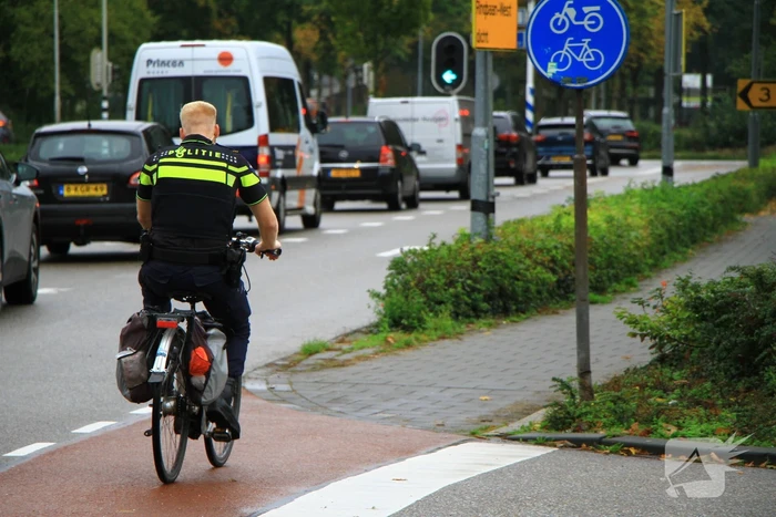 Botsing tussen automobilist en overstekende fietser