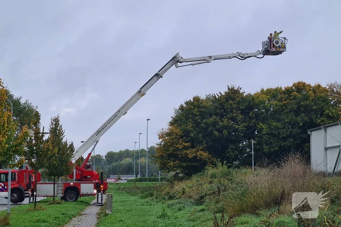 Dak van asielzoekerscentrum stort in