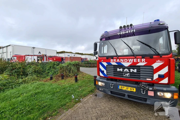 Dak van asielzoekerscentrum stort in