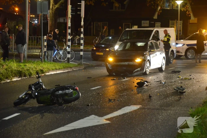 Scooterrijder ernstig gewond na ongeval met auto