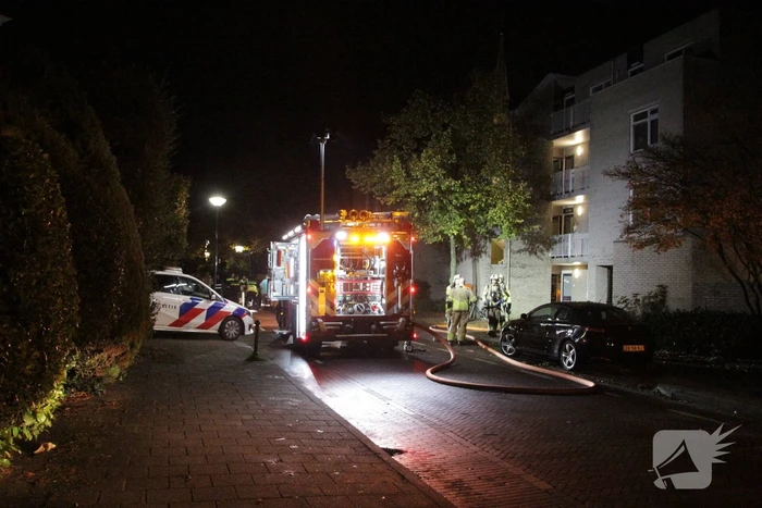 Verwarde aangehouden bij flatgebouw