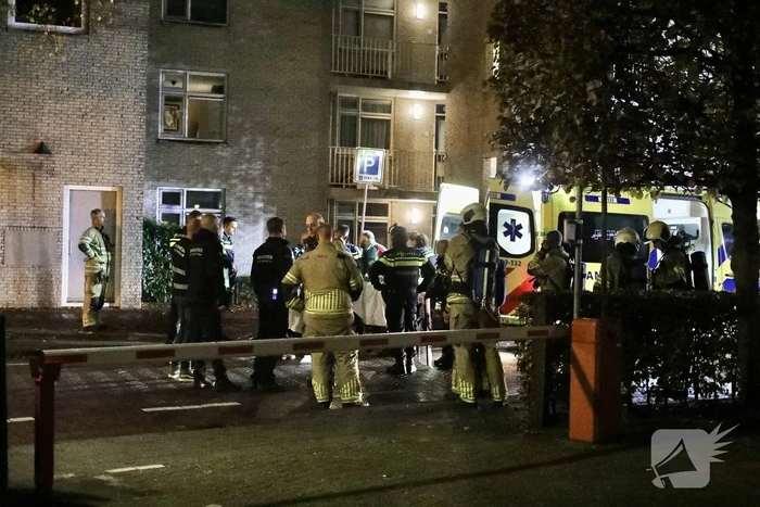 Verwarde aangehouden bij flatgebouw