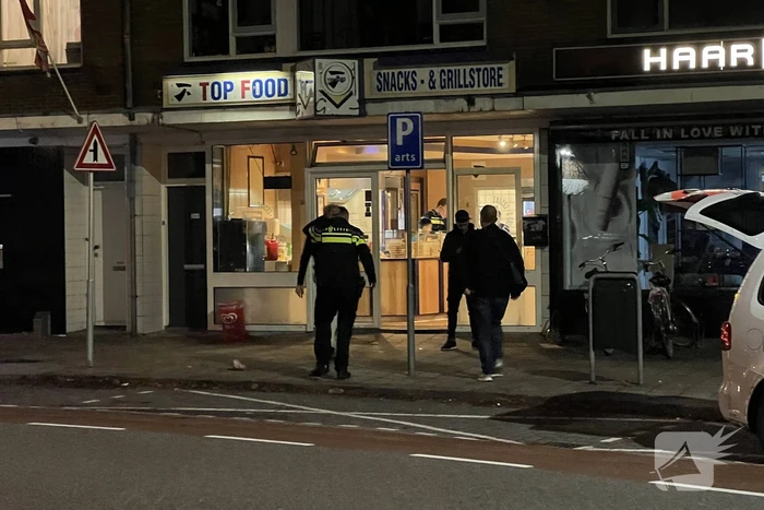 Politie op zoek naar overvallers op eetgelegenheid