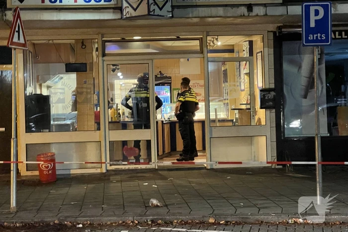 Politie op zoek naar overvallers op eetgelegenheid