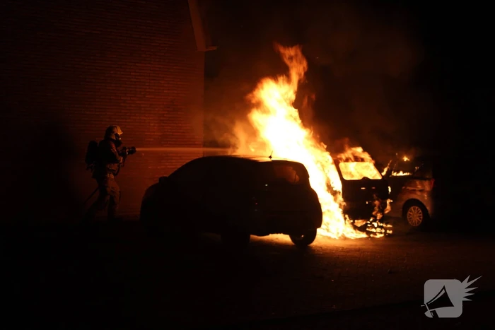 Flinke schade wegens overslaande brand