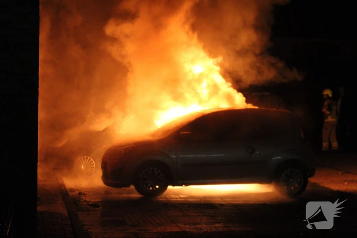 Flinke schade wegens overslaande brand