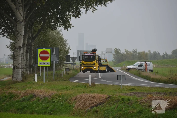 Bestelwagen belandt in de sloot