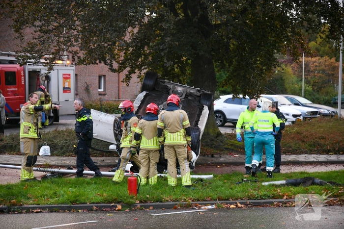 Mercedes-AMG belandt op de kop op fietspad