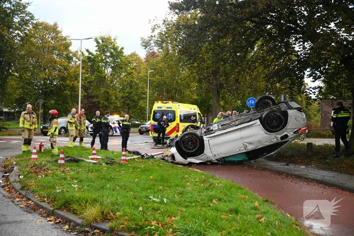 Mercedes-AMG belandt op de kop op fietspad