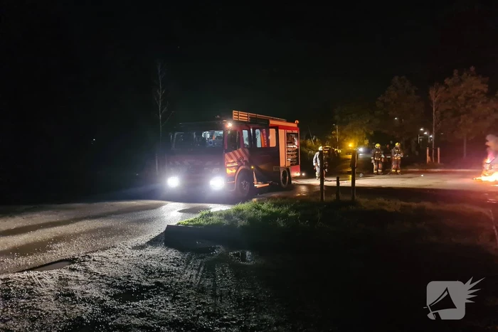 Auto volledig uitgebrand op parkeerplaats