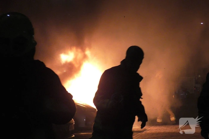 Auto compleet verwoest vanwege brand