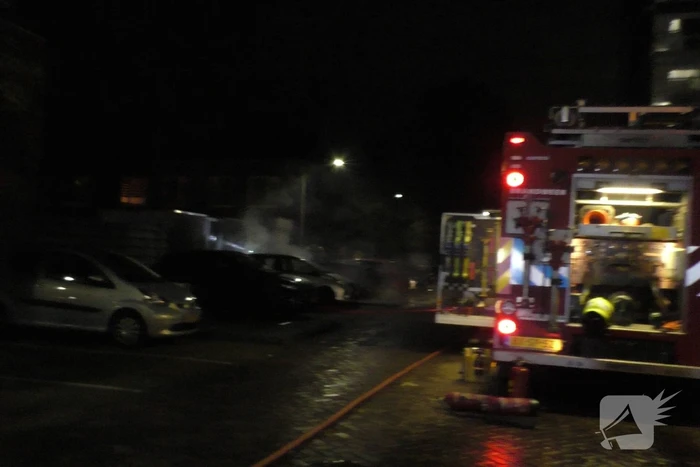 Auto compleet verwoest vanwege brand