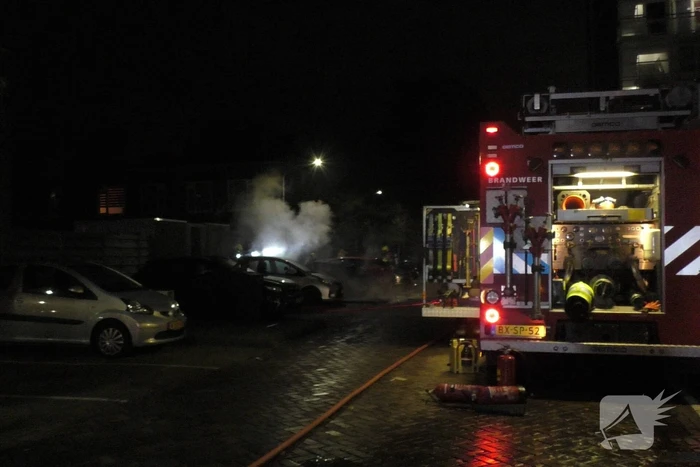 Auto compleet verwoest vanwege brand