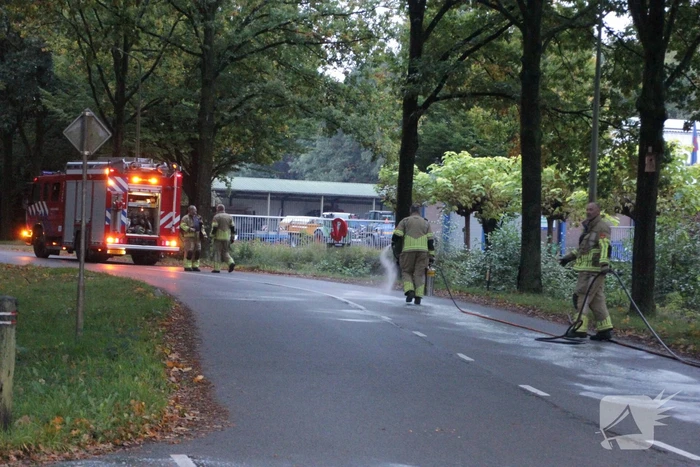 Wegdek spekglad door diesellekkage