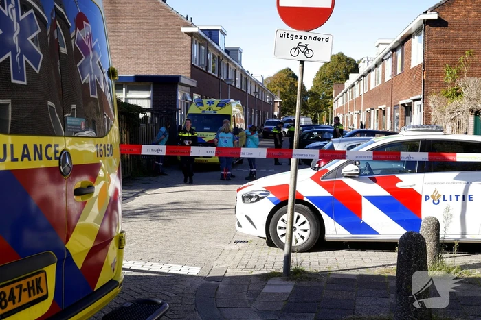 Ambulancemedewerker overgoten met heet water in woning