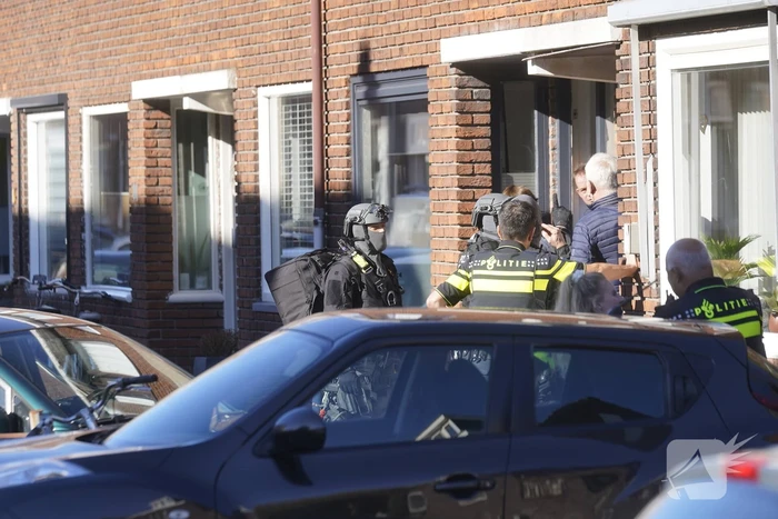 Ambulancemedewerker overgoten met heet water in woning