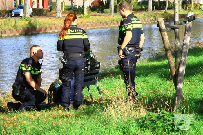 Jongeman naar ziekenhuis gebracht na val in water