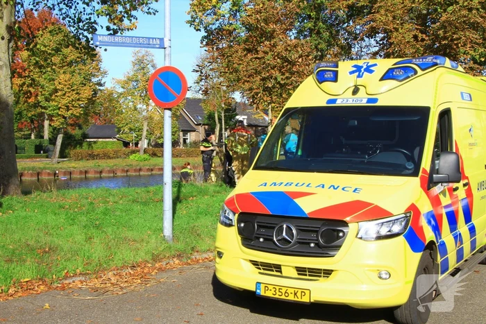 Jongeman naar ziekenhuis gebracht na val in water