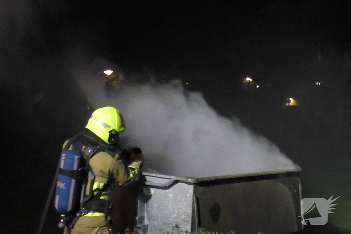 Brand in container snel geblust