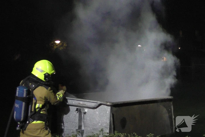 Brand in container snel geblust