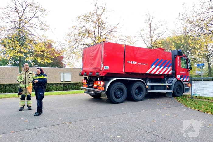 Bankstel in woning vliegt in brand