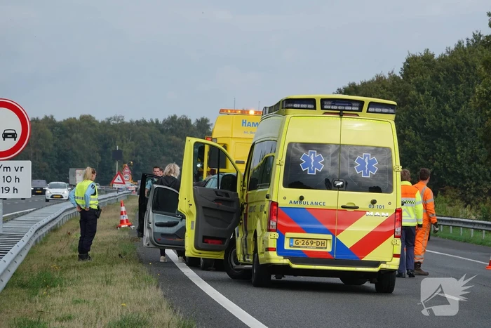 Snelweg deels afgesloten door botsing