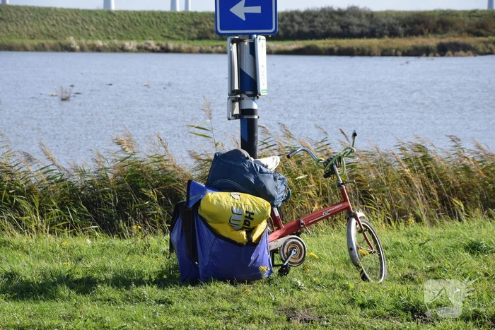 Hulpdiensten ingezet voor aangetroffen fiets naast water