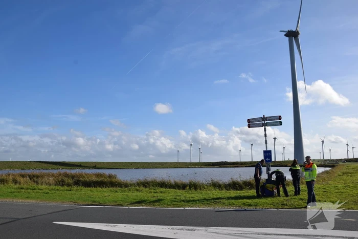 Hulpdiensten ingezet voor aangetroffen fiets naast water
