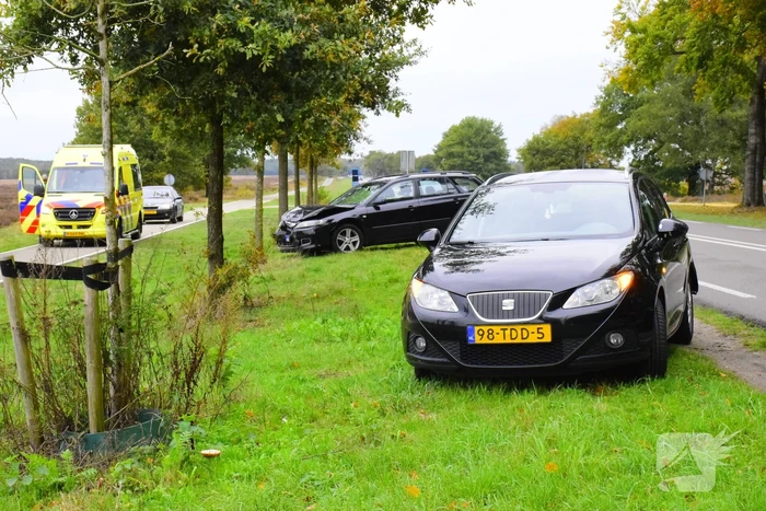 Twee personenauto's beschadigd bij ongeval