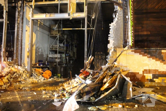 Zeer grote brand in bedrijfspanden