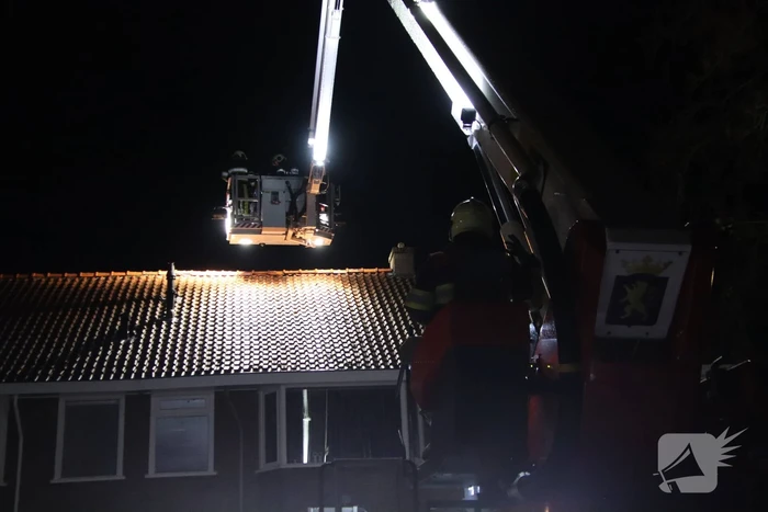 Dak beschadigd na blikseminslag