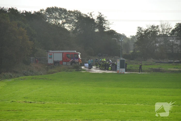 Auto belandt op de kop in greppel
