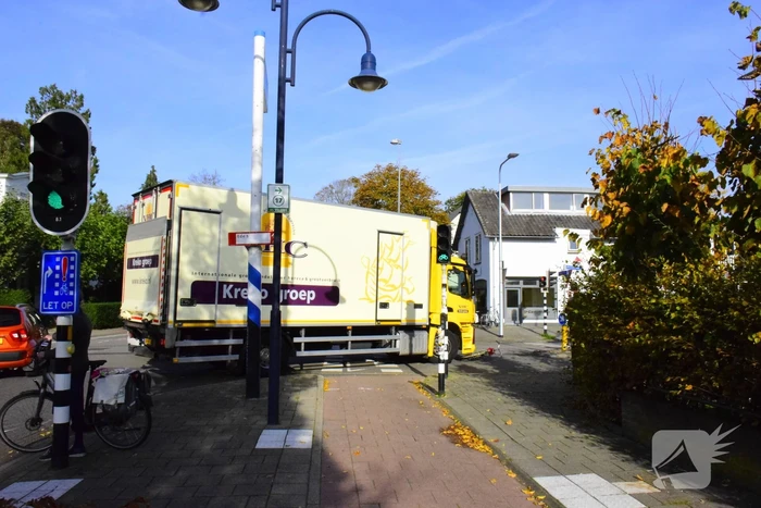 Fietser gewond bij aanrijding met vrachtwagen