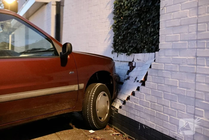 Dubbele botsing door oudere bestuurder